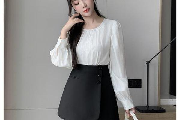约会穿裙子好还是短裤好_女朋友约会穿裙子是什么意思